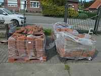 6 paletten dakpannen (zonder pvc paletten) - afbeelding 1 van  8