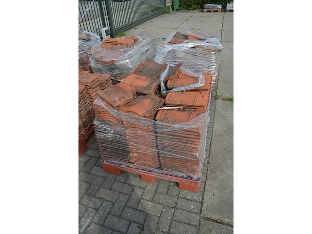 6 paletten dakpannen (zonder pvc paletten) - afbeelding 3 van  8