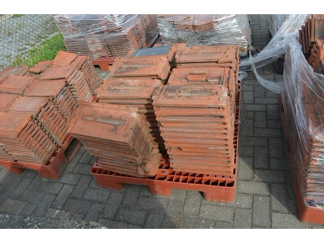 6 paletten dakpannen (zonder pvc paletten) - afbeelding 4 van  8