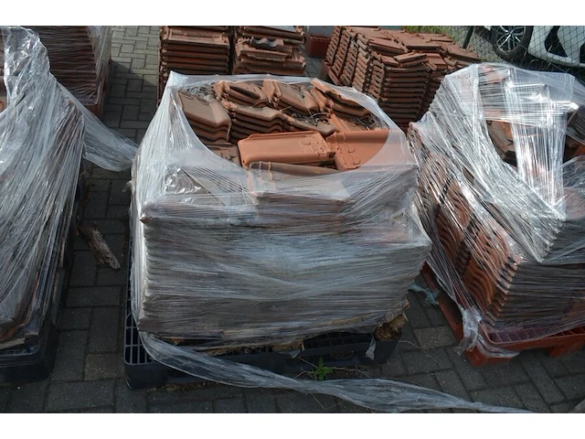 6 paletten dakpannen (zonder pvc paletten) - afbeelding 7 van  8