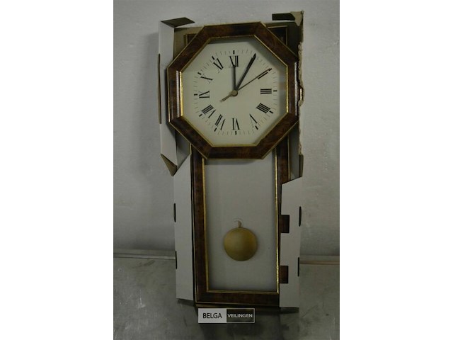 ±6 pendule wandklokken - afbeelding 1 van  4