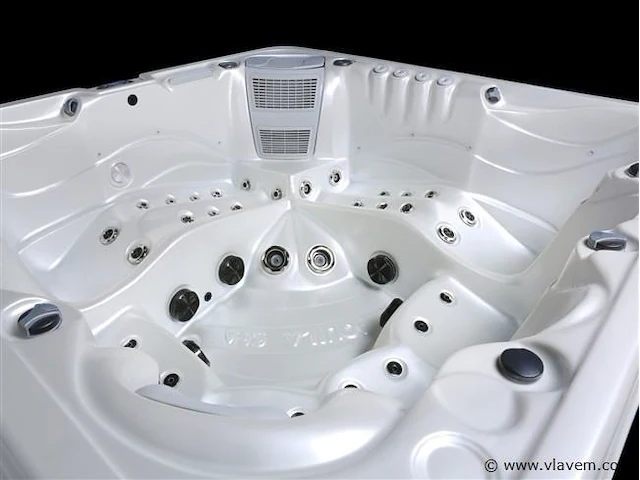 6 persoons outdoor spa met waterjets 230x230cm - afbeelding 13 van  17