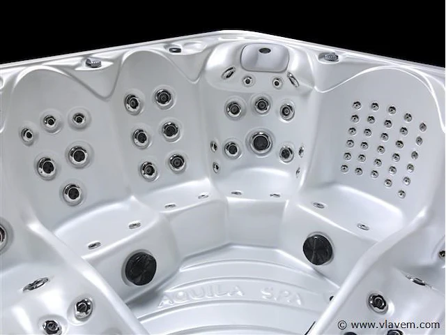 6 persoons outdoor spa met waterjets 230x230cm - afbeelding 16 van  17