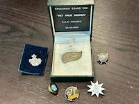 6 pins - afbeelding 1 van  4