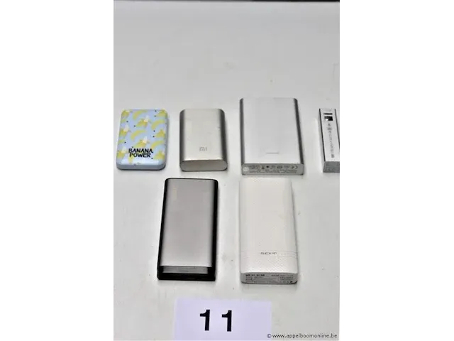 6 powerbanks, zonder kabels, werking niet gekend - afbeelding 1 van  3