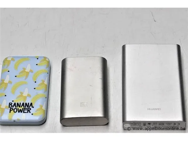 6 powerbanks, zonder kabels, werking niet gekend - afbeelding 2 van  3