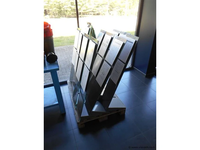 6 prijzen presentatiestanden glas metalen voet - afbeelding 1 van  1