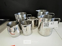 ±6 rvs schenkkannetjes - afbeelding 1 van  2