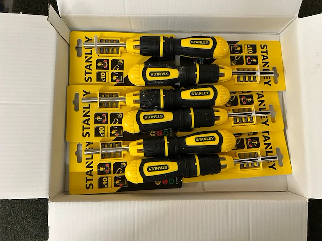 6 stanley multibit ratelschroevendraaier - afbeelding 1 van  4