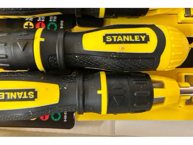 6 stanley multibit ratelschroevendraaier - afbeelding 3 van  4