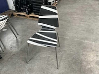 6 stapelbare zebra-stoelen