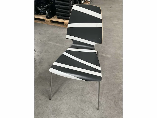 6 stapelbare zebra-stoelen - afbeelding 2 van  4