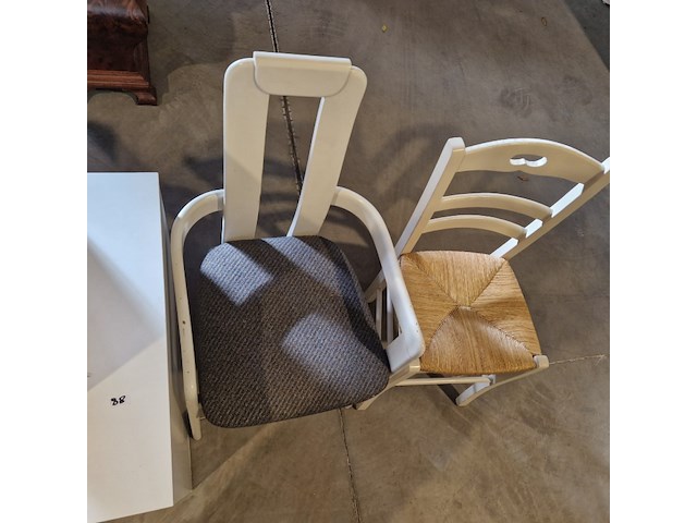 6 stoelen en lot meubels - afbeelding 4 van  5