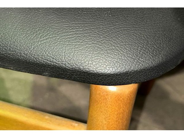 6 stoelen - afbeelding 3 van  5