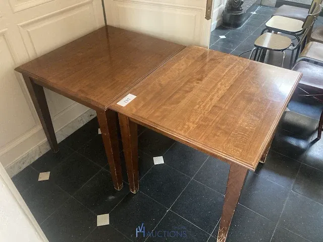 6 tafels met 9 stoelen - afbeelding 4 van  5