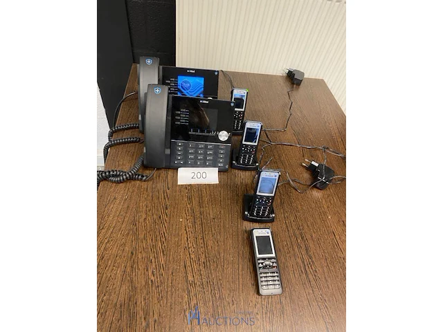 6 telefoons - afbeelding 1 van  6
