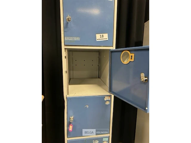 6-vaks lockerkast met sleutels - afbeelding 3 van  3