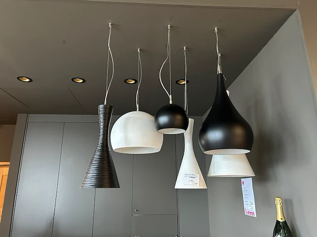 6 verlichtingen - afbeelding 1 van  2