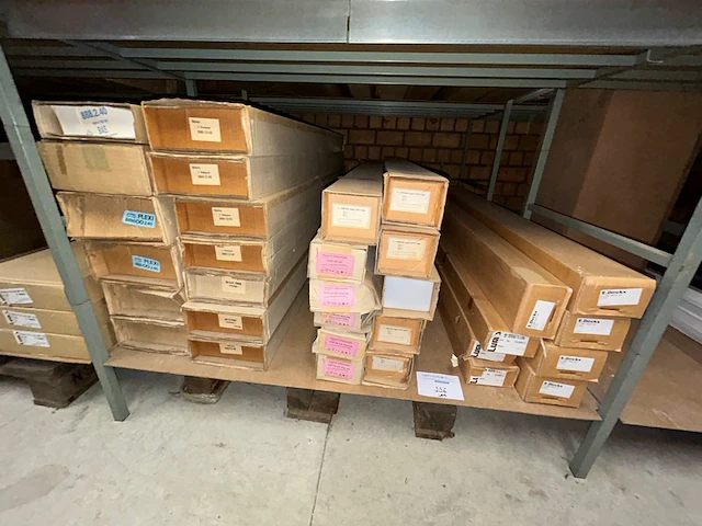 6 verlichtingsarmaturen - afbeelding 1 van  5