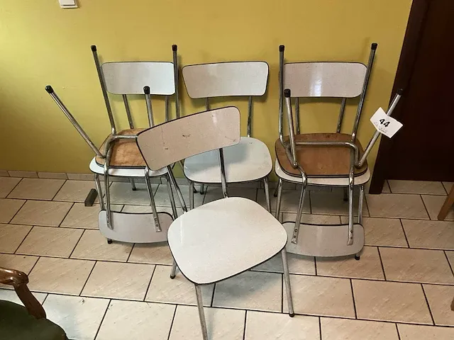 6 vintage bijzetstoelen - afbeelding 1 van  4