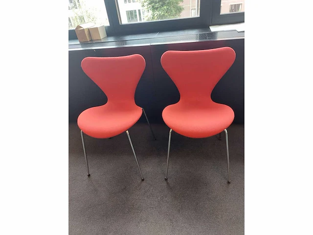 6 x fritz hansen vlinderstoelen rood stof - afbeelding 1 van  11