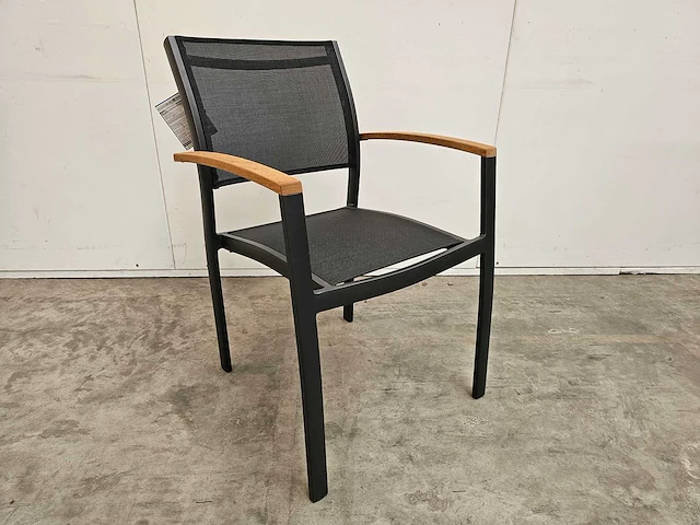 6 x garden prestige alu stapelstoel namur met teak arm antraciet mat - zwart - afbeelding 1 van  4