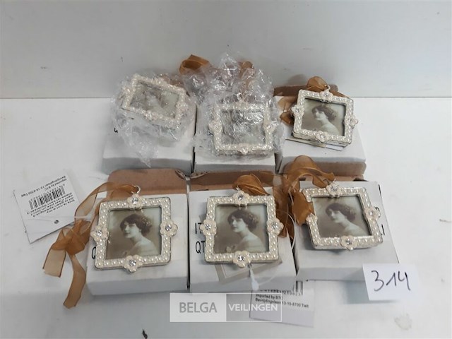 6 x hangdeco fotokader 4,5x4,5 cm - afbeelding 1 van  3