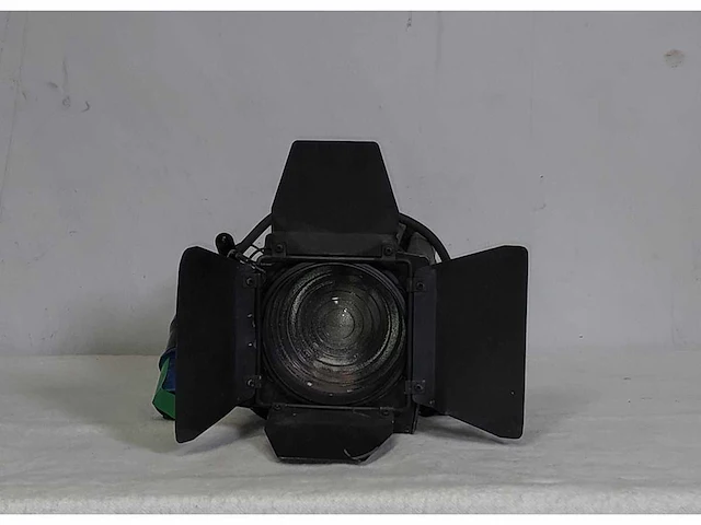 6 x selecon acclaim fresnel 650w cee16b3 - afbeelding 5 van  5