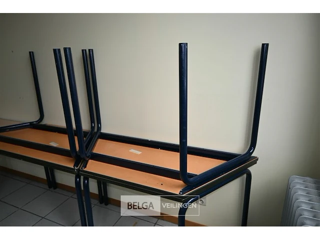 6 x trapeziumvormige tafel - afbeelding 4 van  5
