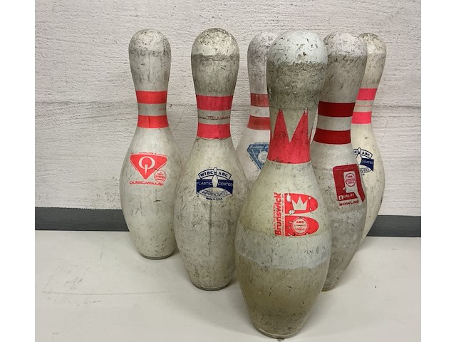 6 x vintage bowlingpins, wibc-abc 1 goedgekeurde pin - afbeelding 1 van  2