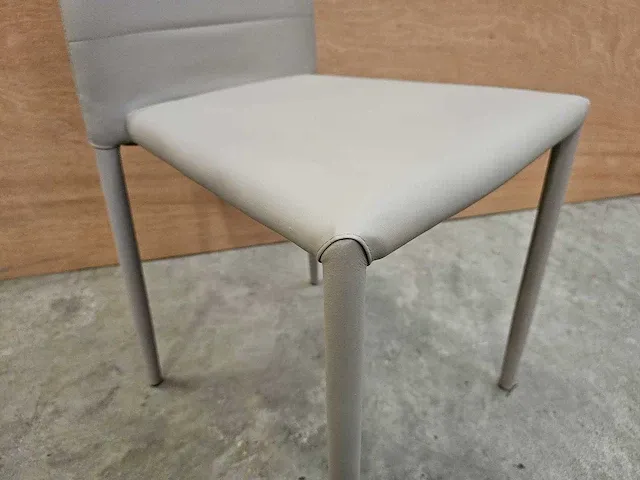 6 x young line eetkamerstoel pu creme frame + poten - afbeelding 4 van  4
