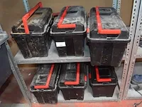 6 zwarte gereedschapskoffers met sanitaire koppelstukken (7)