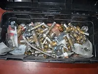 6 zwarte gereedschapskoffers met sanitaire koppelstukken (7) - afbeelding 5 van  11