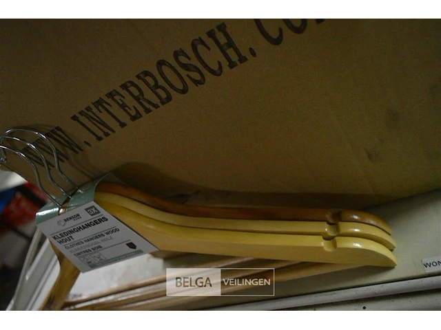 ±60 houten kleerhangers - afbeelding 3 van  3