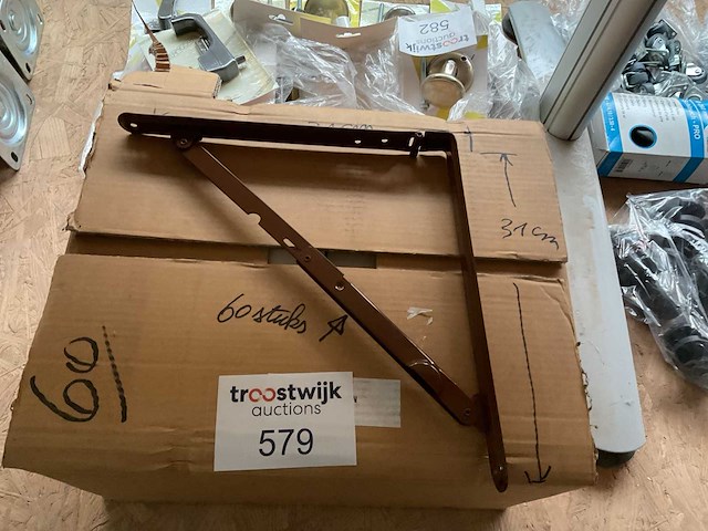 60 x bruine inklapbare plankdragers - afbeelding 1 van  3