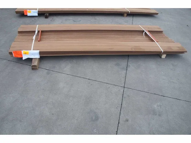 60,50 lm ayous thermo gevelbekleding - afbeelding 1 van  5