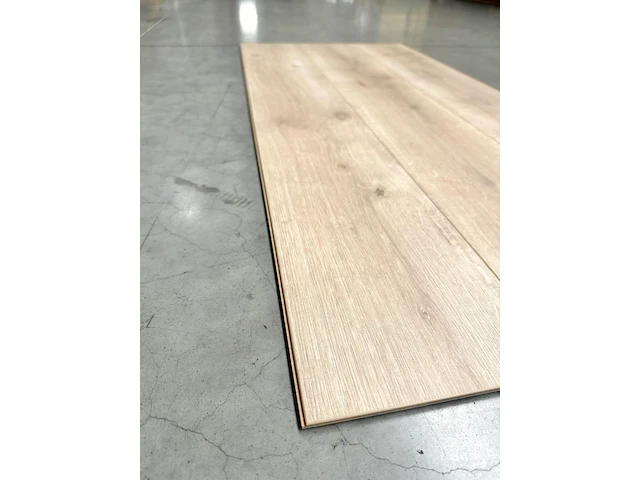 60,62m² laminaatvloer 8mm - afbeelding 3 van  3