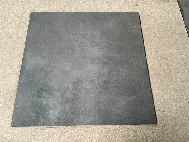 60,84m2 fg new beton dark grey rett 60x60cm - afbeelding 1 van  3