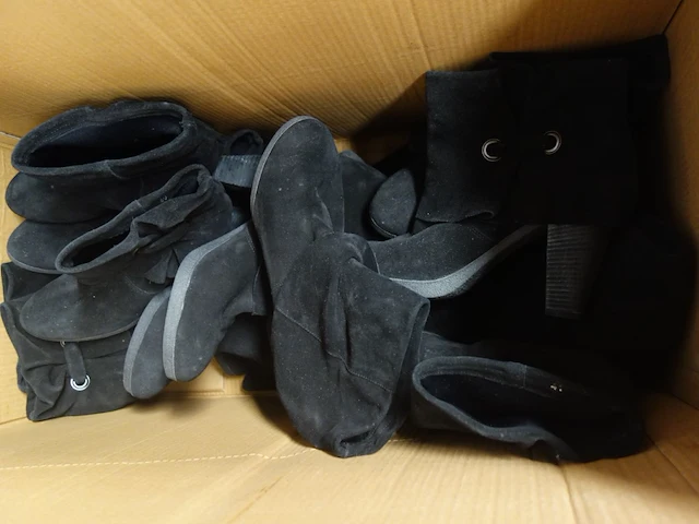 60x diverse schoenen - afbeelding 1 van  3