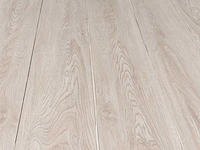 61 m2 pvc zelfklevend stroken - 1219 x 184 x 2,5 mm - afbeelding 1 van  4