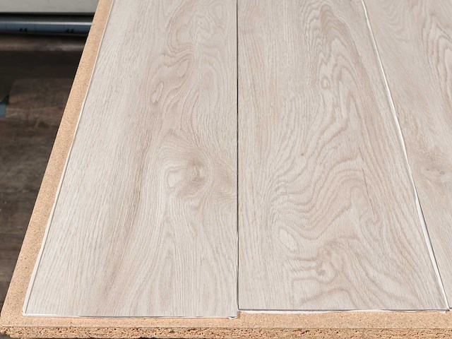 61 m2 pvc zelfklevend stroken - 1219 x 184 x 2,5 mm - afbeelding 2 van  4