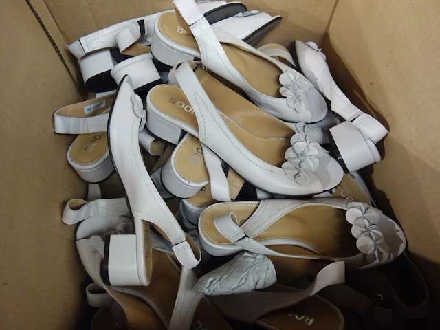 61x diverse schoenen - afbeelding 2 van  3