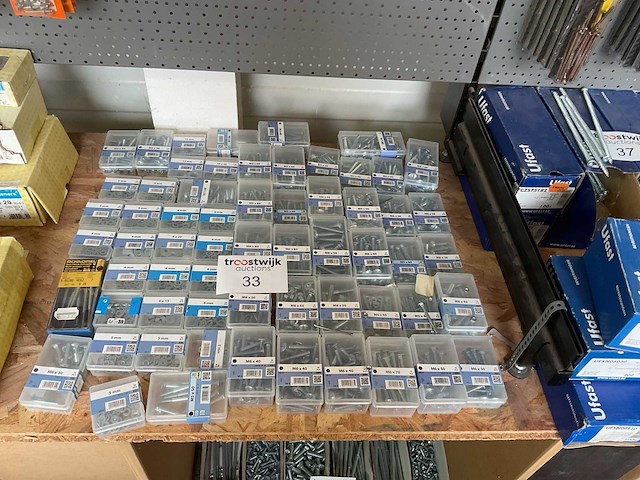 62 doosjes bevestigingsmaterialen - afbeelding 1 van  9