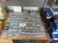 62 doosjes bevestigingsmaterialen - afbeelding 1 van  9