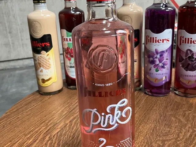 62 flessen jenever filliers - afbeelding 6 van  13