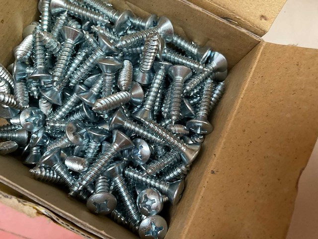 64 dozen plaatschroeven - afbeelding 5 van  5