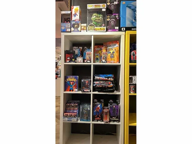 64 stuks diversen merk: marvel, funko - afbeelding 1 van  2