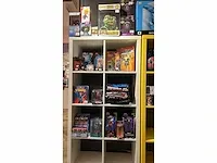 64 stuks diversen merk: marvel, funko