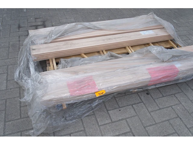 6,44 m² massief beuken parket 15mm - afbeelding 1 van  5