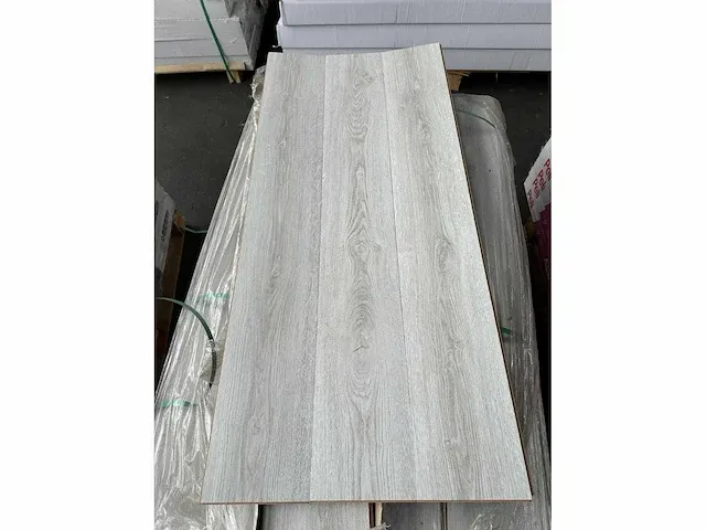 64,68 m2 laminaatvloer 8 mm - afbeelding 1 van  3